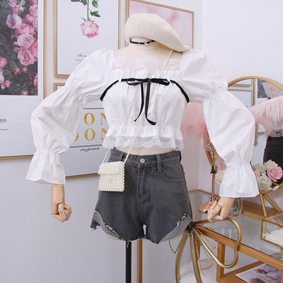 Νέο μοντέλο γυναικεία  μπλούζα  με τετράγωνο λαιμόκοψη σε λευκό χρώμα