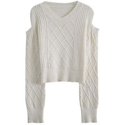 Μοντέρνο γυναικείο πουλόβερ  με γυμνούς ώμους σε μαύρο και άσπρο χρώμα