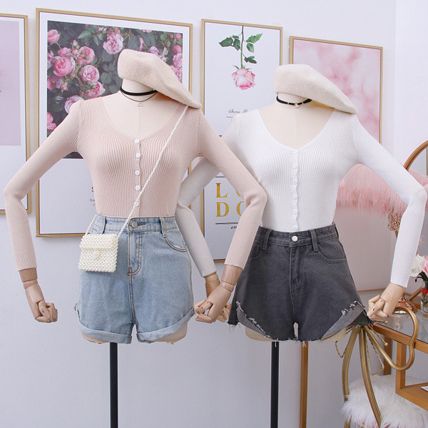 Νέο μοντέλο γυναικείο πουλόβερ ν με κουμπιά και λαιμόκοψη σε διάφορα χρώματα