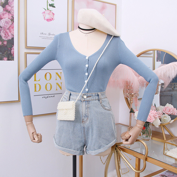 Νέο μοντέλο γυναικείο πουλόβερ ν με κουμπιά και λαιμόκοψη σε διάφορα χρώματα