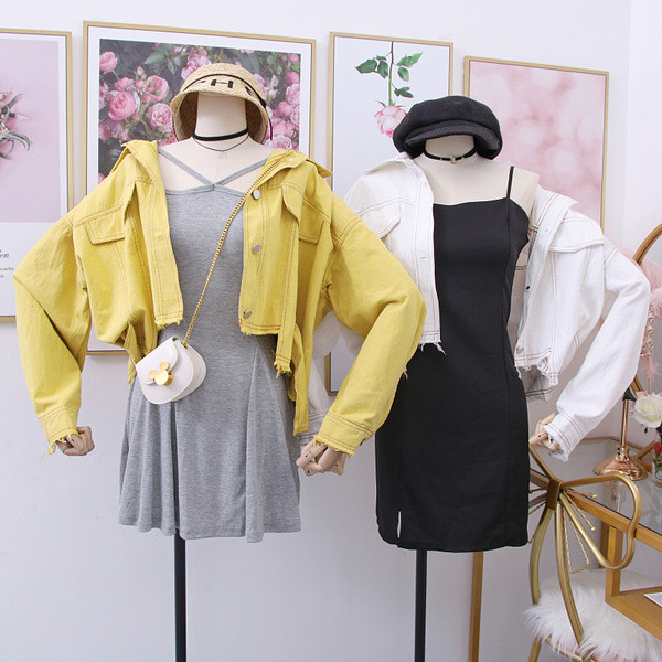 Model nou de geaca scurta de dama cu nasturi si motive rupte in mai multe culori