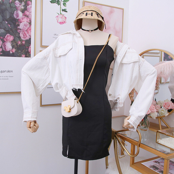 Model nou de geaca scurta de dama cu nasturi si motive rupte in mai multe culori