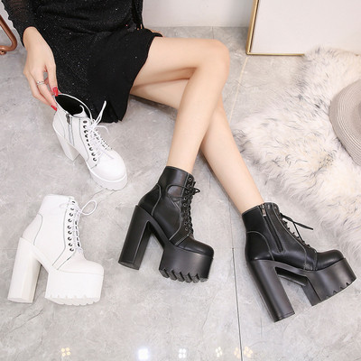 Γυναικείες μπότες  από έκο δέρμα  σε λευκό και μαύρο χρώμα