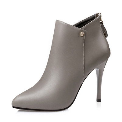 Γυναικείες μπότες από οικολογικό δέρμα με λεπτό τακούνι  μυτερά