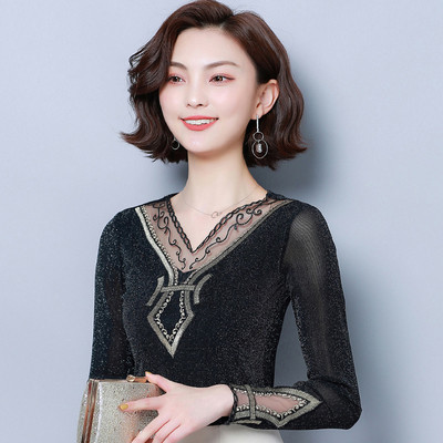 Κομψή γυναικεία μπλούζα σε τρία χρώματα με κεντήματα