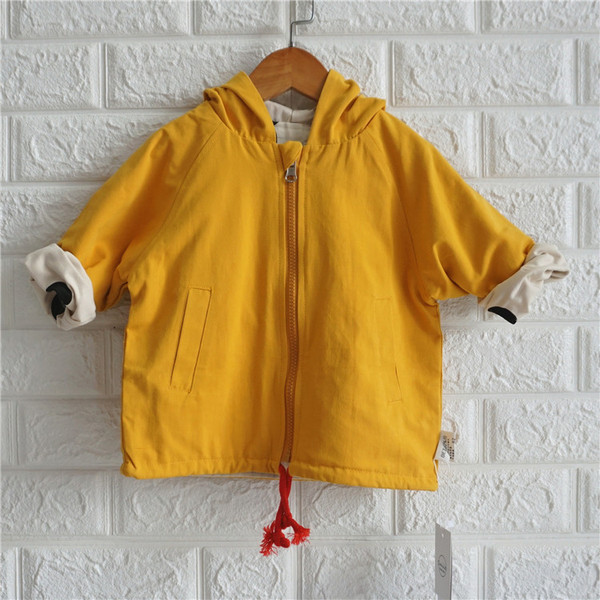 Új modell kétoldalas gyerekkabát fiúknak kapucnival