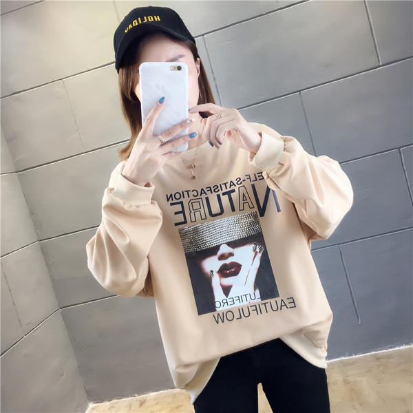 Καθημερινή  γυναικεία μπλούζα με έγχρωμη εφαρμογή σε τρία χρώματα