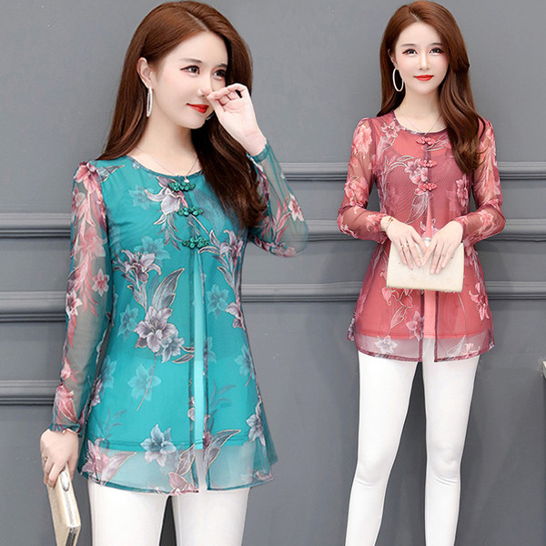 Μοντέρνα γυναικεία μπλούζα σε κόκκινο και μπλε χρώμα με μοτίβα λουλουδιών