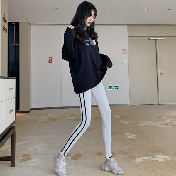 Női sport leggings fekete-fehér szegéllyel