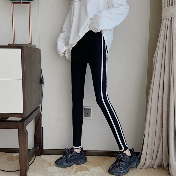 Női sport leggings fekete-fehér szegéllyel