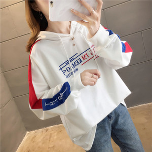 Γυναικεία casual μπλούζα με κουκούλα και επιγραφή σε διάφορα χρώματα