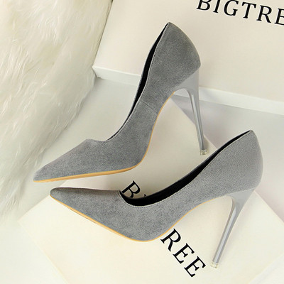 Γυναικεία κομψά  υποδήματα σε διάφορα χρώματα