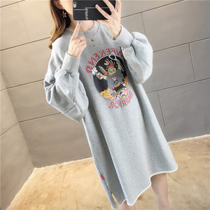 Γυναικείο  καθημερινό σπορ φόρεμα - μακρύ μοντέλο με έγχρωμη εφαρμογή