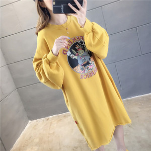 Γυναικείο  καθημερινό σπορ φόρεμα - μακρύ μοντέλο με έγχρωμη εφαρμογή