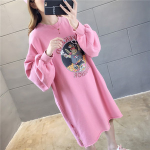 Γυναικείο  καθημερινό σπορ φόρεμα - μακρύ μοντέλο με έγχρωμη εφαρμογή