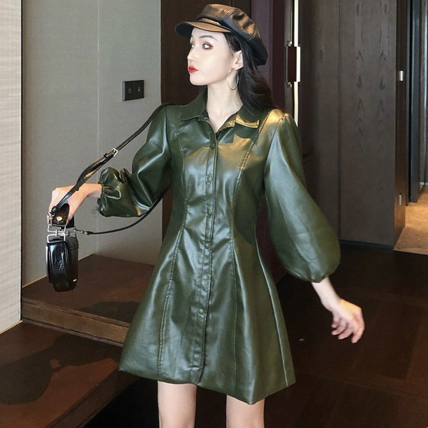 Νέο μοντέλο έκο δερμάτινο φόρεμα με κολάρο και κουμπιά σε μαύρο και πράσινο χρώμα