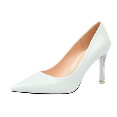 Κομψά γυναικεία παπούτσια  με λεπτό τακούνι σε διάφορα χρώματα