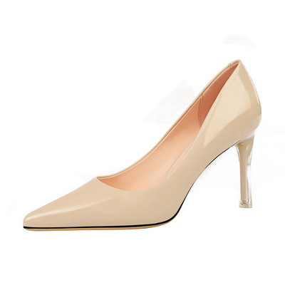 Κομψά γυναικεία παπούτσια  με λεπτό τακούνι σε διάφορα χρώματα