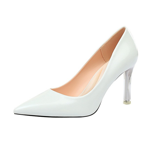 Κομψά γυναικεία παπούτσια  με λεπτό τακούνι σε διάφορα χρώματα