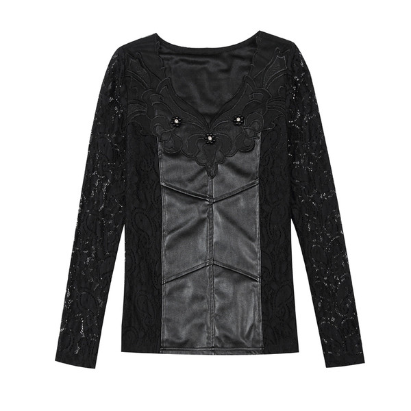 Κορυφαία γυναικεία μπλούζα σε μαύρο χρώμα με δαντέλα