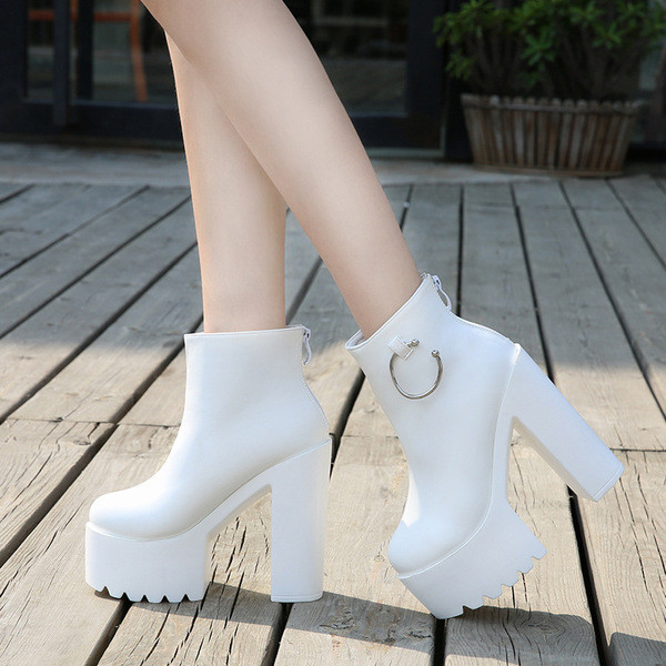 Γυναικείες μπότες με πόρπη από οικολογικό δέρμα με πόρπη