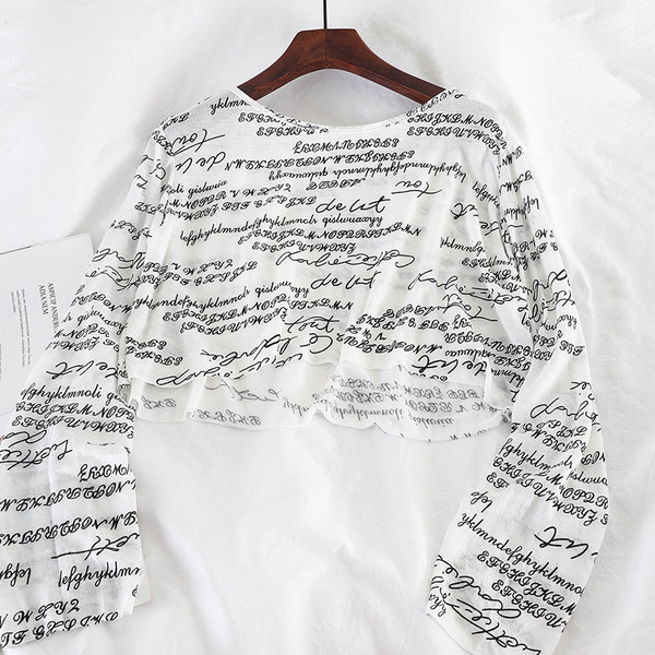 Casual γυναικεία μπλούζα σε μαύρο και άσπρο χρώμα  με γράμματα