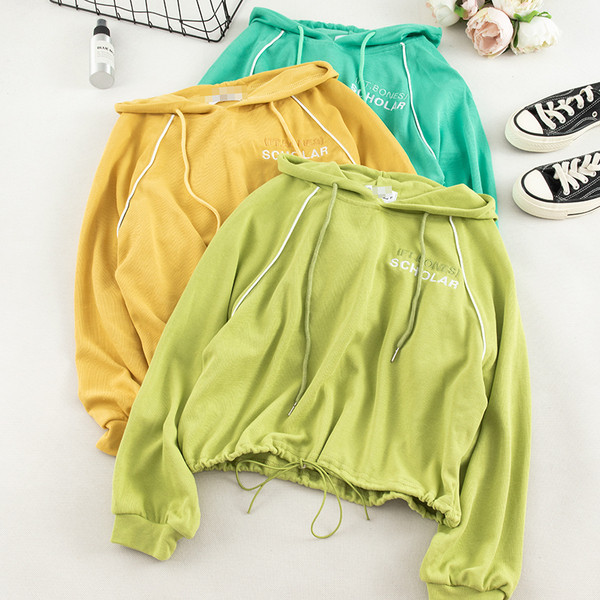 Дамска блуза в няколко цвята с качулка и връзки