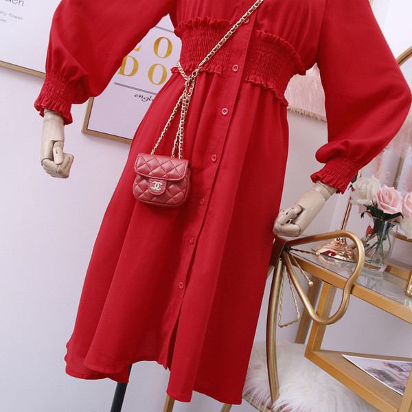 Модерна дамска рокля с дълъг ръкав и копчета - разкроен модел