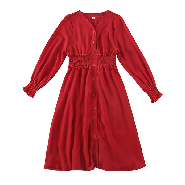 Модерна дамска рокля с дълъг ръкав и копчета - разкроен модел