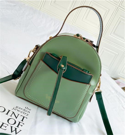 Модерна дамска раница в четири цвята от еко кожа и цип