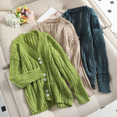 Ежедневна дамска жилетка с V-образно деколте и копчета в пет цвята