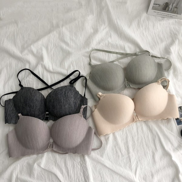 Дамски сутиени с кръстосани презрамки в няколко цвята