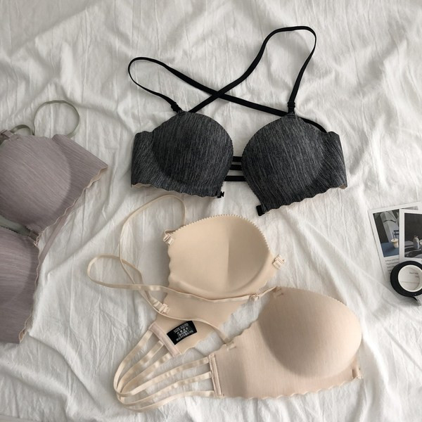 Дамски сутиени с кръстосани презрамки в няколко цвята