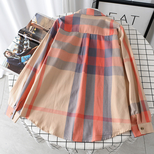 Модерна дамска риза с дълъг ръкав и джоб 