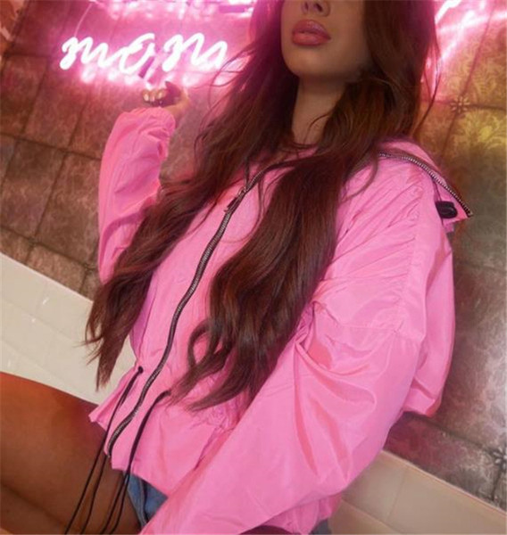 Дамско ежедневно яке с цип в бял и розов цвят