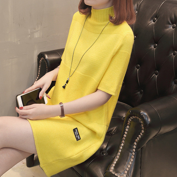 Дамска зимна рокля с висока яка -широк модел в няколко цвята 