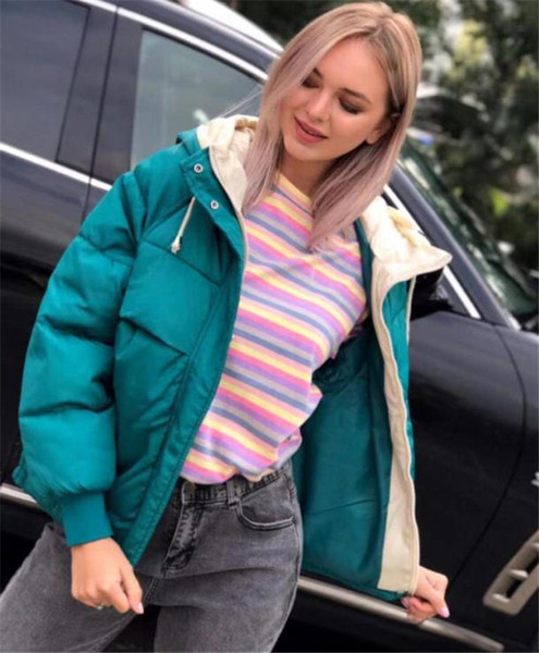 Модерно дамско зимно яке с качулка в различни цветове