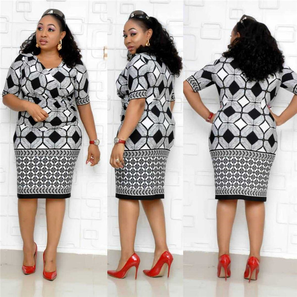 Модерна дамска рокля с 3/4 ръкав в сив цвят