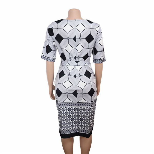 Модерна дамска рокля с 3/4 ръкав в сив цвят