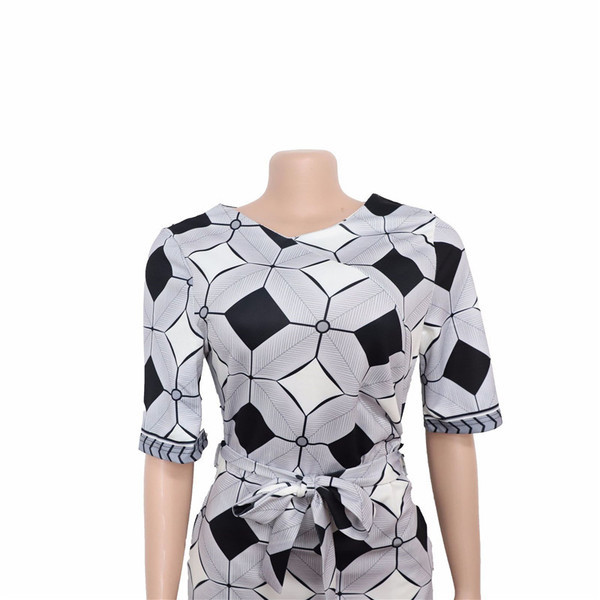 Модерна дамска рокля с 3/4 ръкав в сив цвят