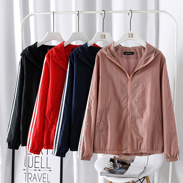 Есенно дамско яке с дълъг ръкав и качулка в няколко цвята 