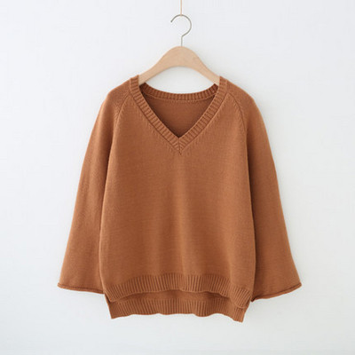 Дамски пуловер с V-образно деколте -асиметричен модел