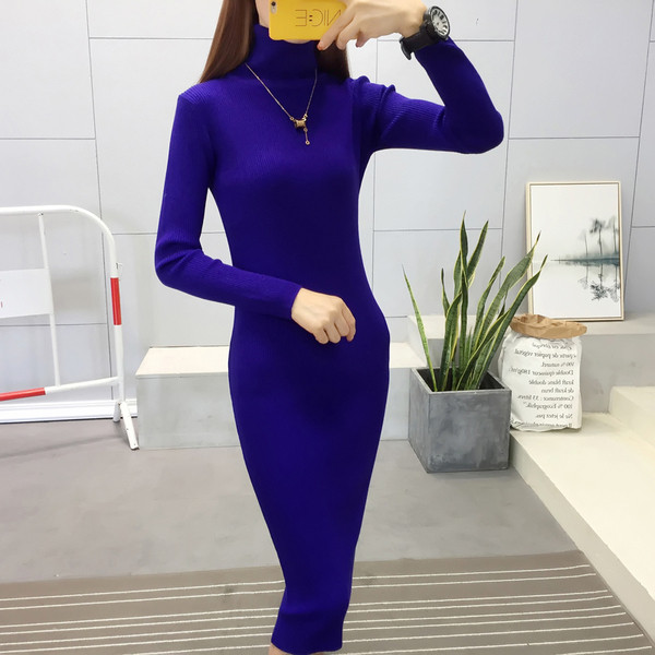 Есенно-зимна дамска рокля с висока поло яка в няколко различни цвята 