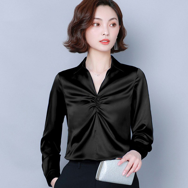 Модерна дамска риза в черен и син цвят с V-образно деколте