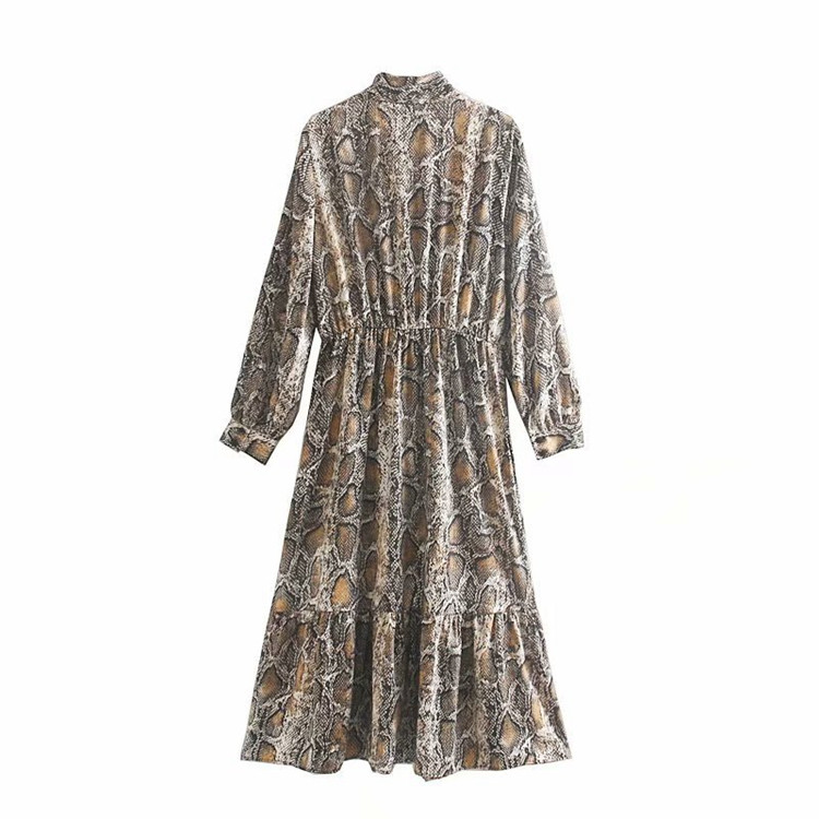 Дълга дамска рокля с животински принт - разкроен модел