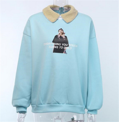 Модерна дамска блуза с апликация и надпис в син цвят