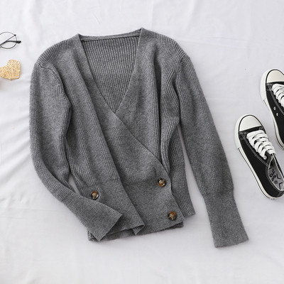 Ежедневна дамска жилетка с шпиц деколте в няколко цвята