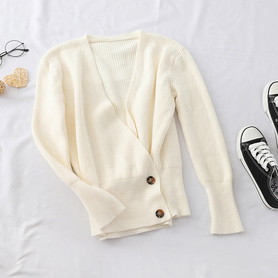 Ежедневна дамска жилетка с шпиц деколте в няколко цвята