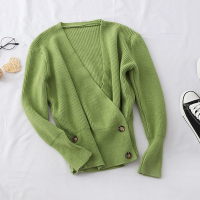 Ежедневна дамска жилетка с шпиц деколте в няколко цвята