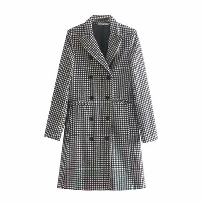 Дълго дамско карирано палто с копчета и дълъг ръкав